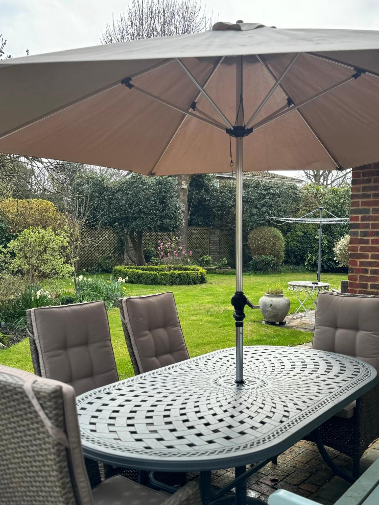 'Bramley Fall Cottage' ' On Site Ev Point - Attached Cottage,3 Separate Bedrooms -1 On Ground Level, Sleeps 6, 2 Bathrooms, Sandy Wittering Beach 8Min Drive, Rural Location, Child Friendly, Small Breed Dog Friendly, Private Parking Чічестер Екстер'єр фото